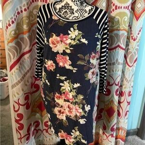 Floral 3/4 sleeve tunic